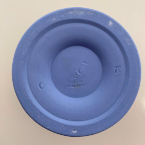 Wedgwood Blue Jasperware Small Vase with White Motif - Picture 8 of 8